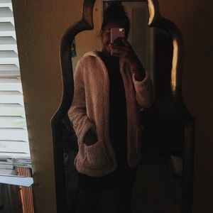 light pink sweater 🧵